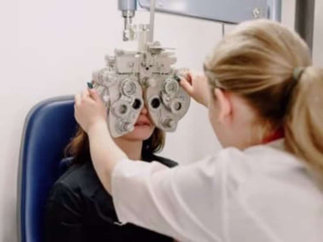 Cover image for Optometrist