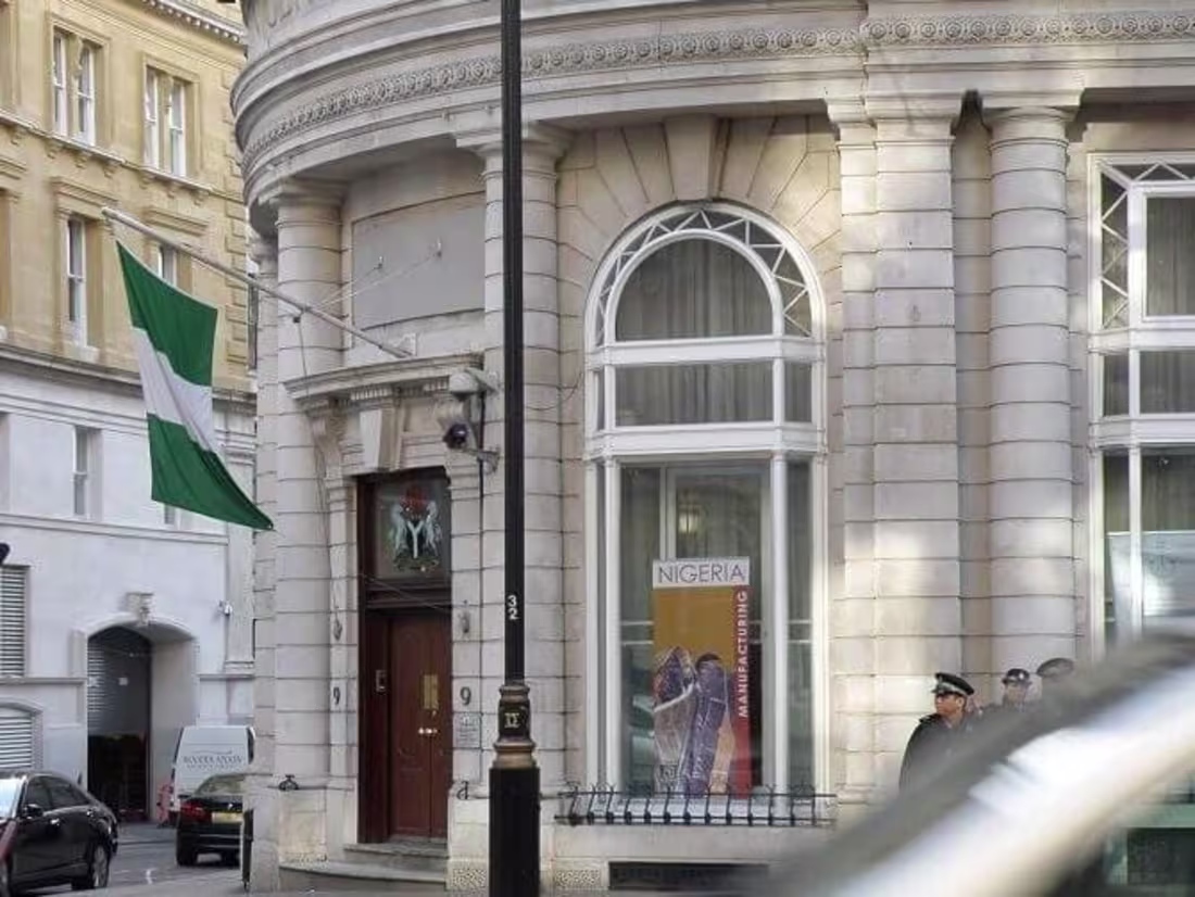 Cover image for A comprehensive easy on how to go to London from Nigeria 

     