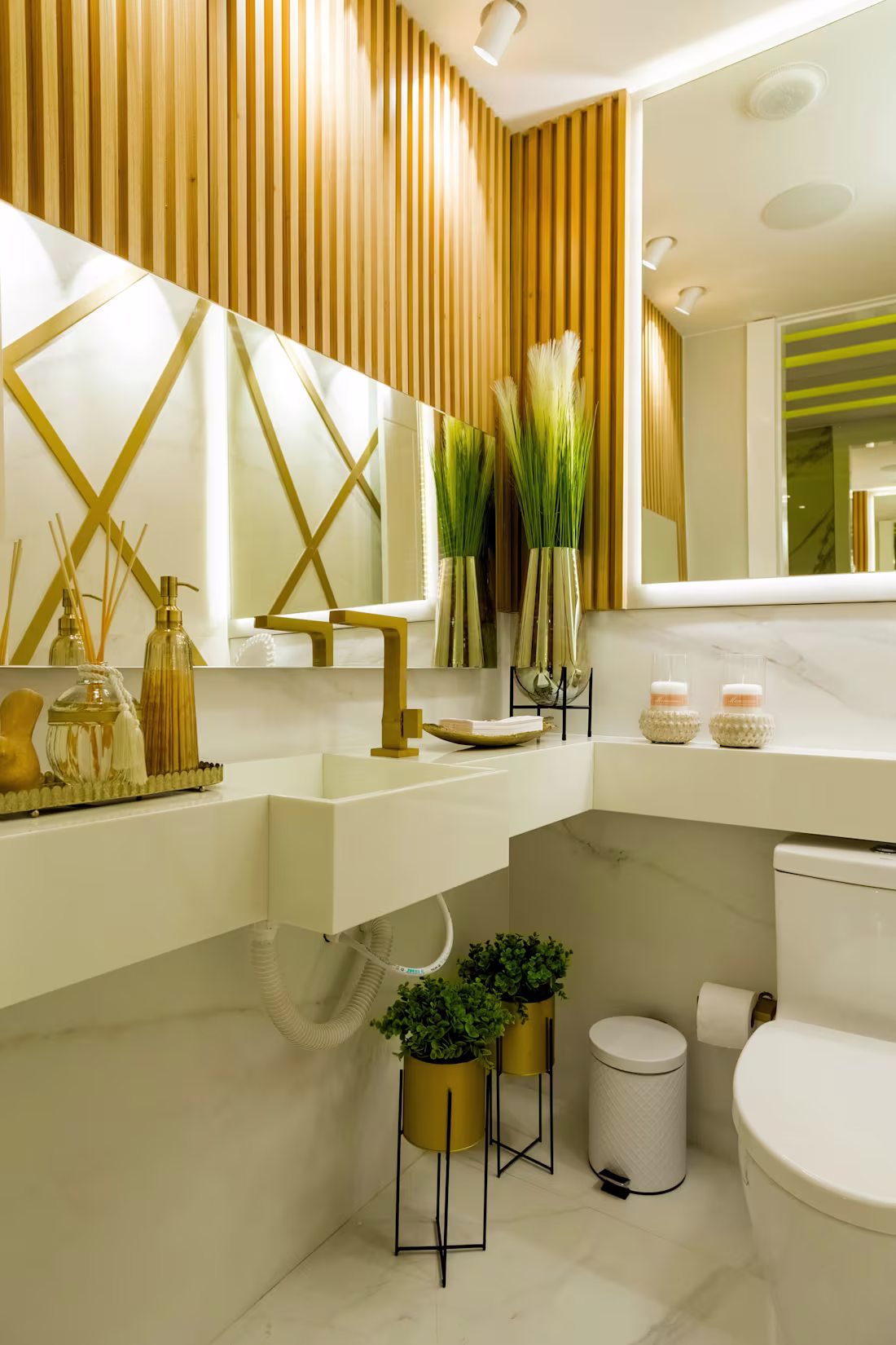 Cover image for Interior Decorating