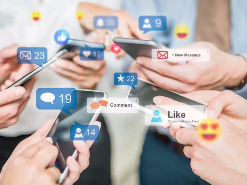 Cover image for Wadah Relationship Management means managing brands in online .