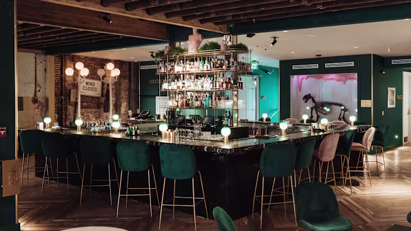 Cover image for The Robinson Cafe & Cocktail Lounge