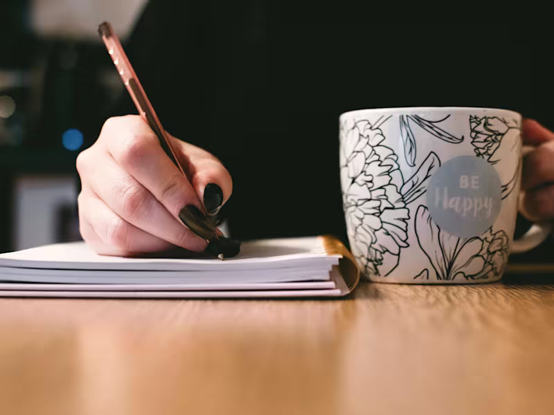 Cover image for Compelling, Persuasive and Highly-Converting Copywriting
