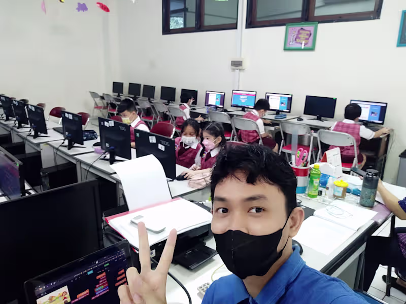 Cover image for Teaching code at Koding Next