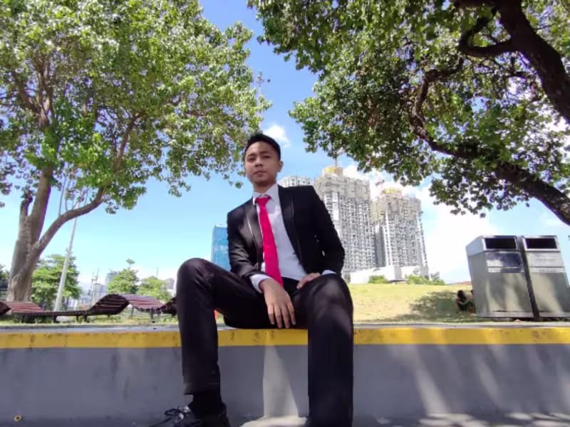 Cover image for Financial Advisor