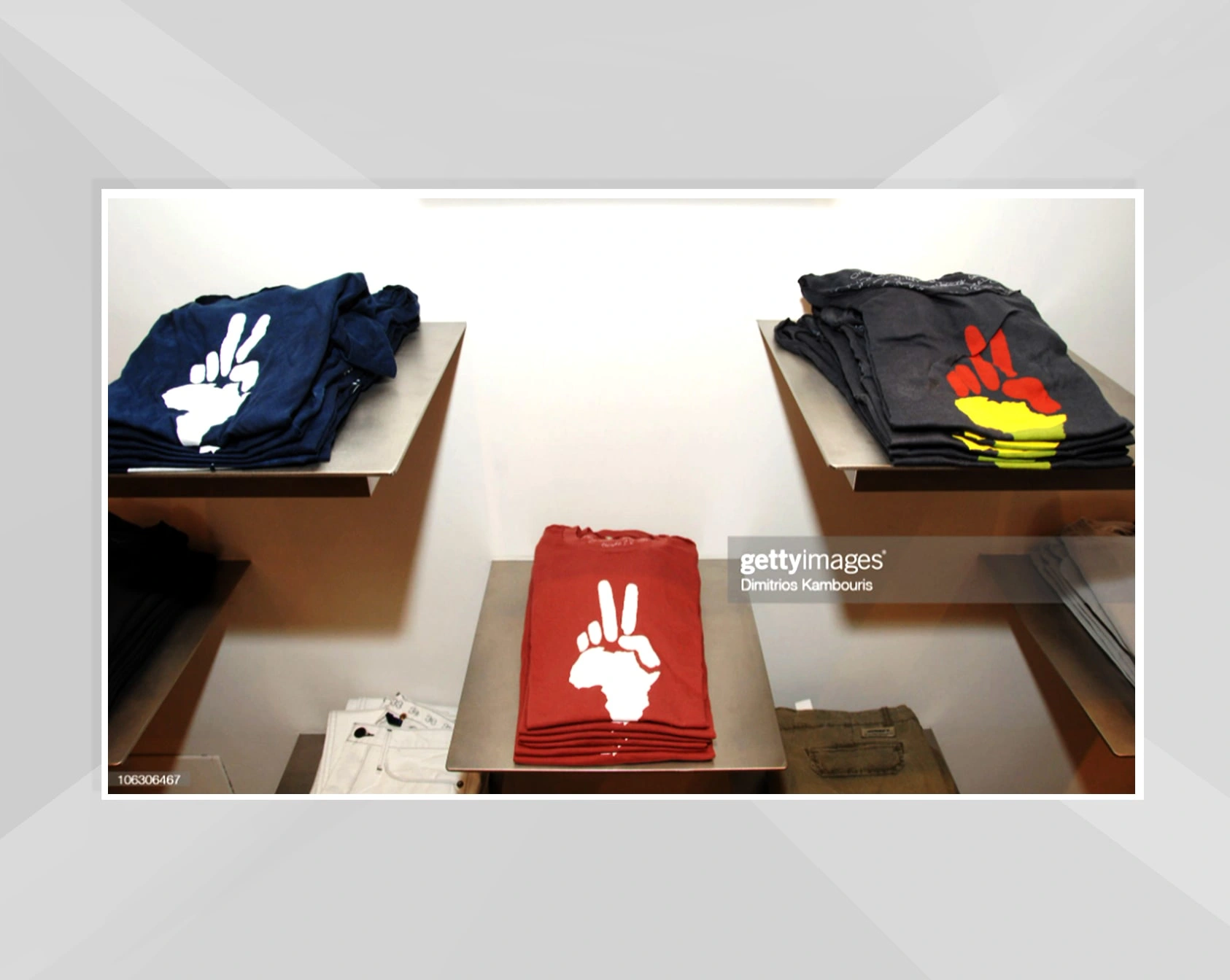 OmniPeace - KITSON IN STORE DISPLAY 