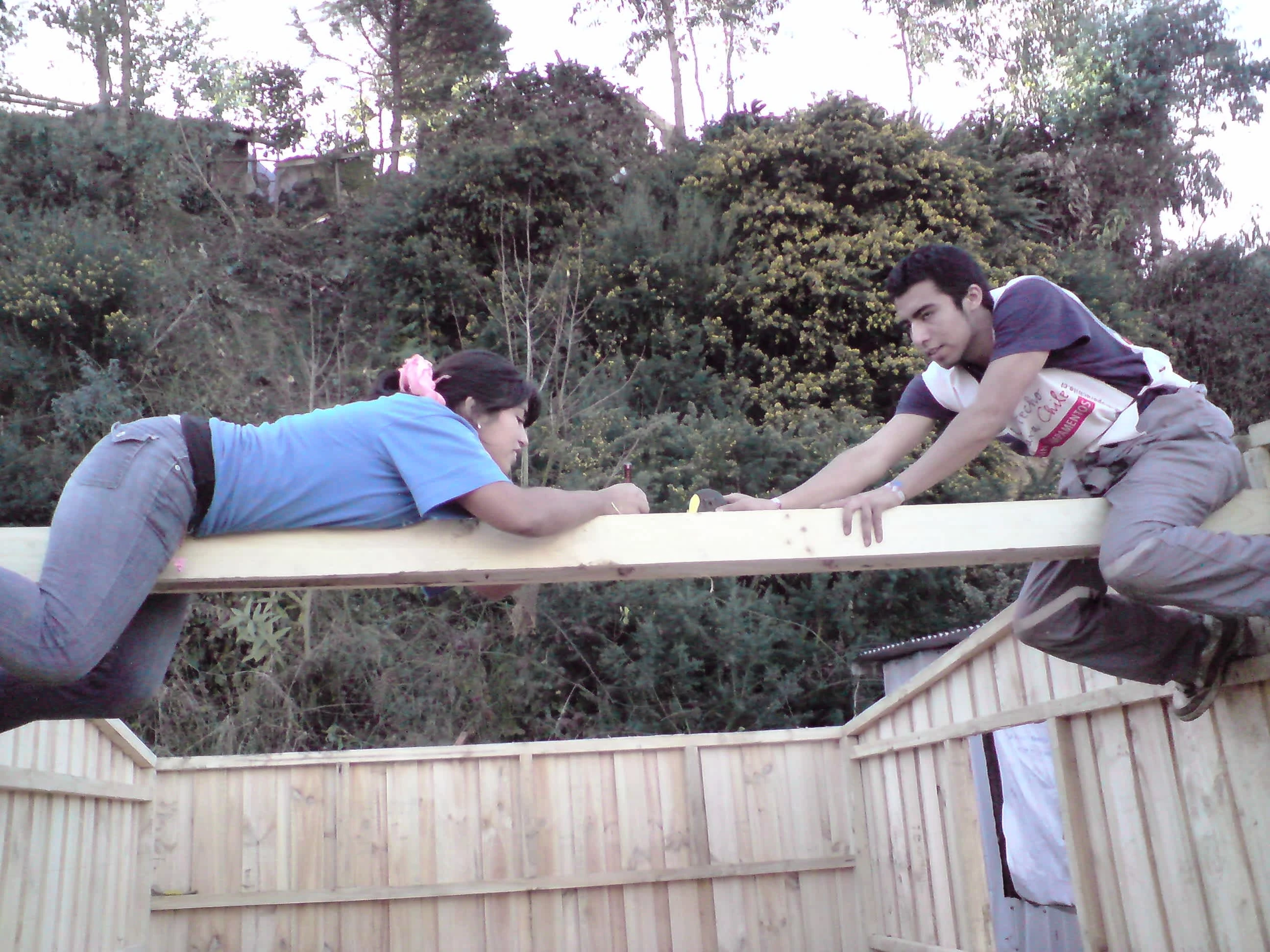 Setting the main beam at Lota, June 2010. Photo by Ben Angel