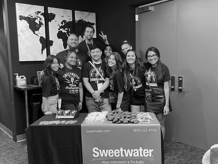 A picture with the team of Sweetwater, partner to the 2022 summit.