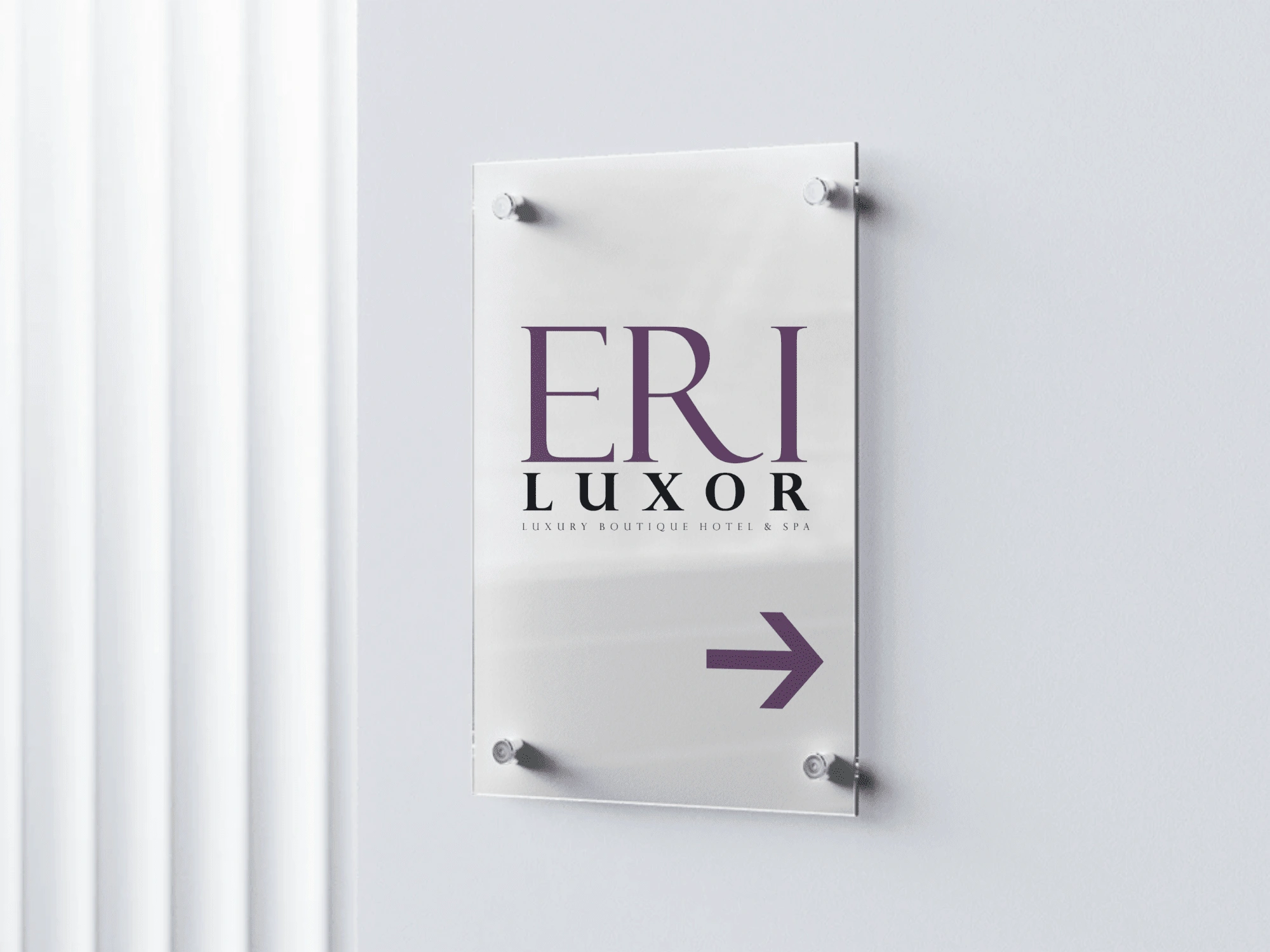 Eri Luxor Sign