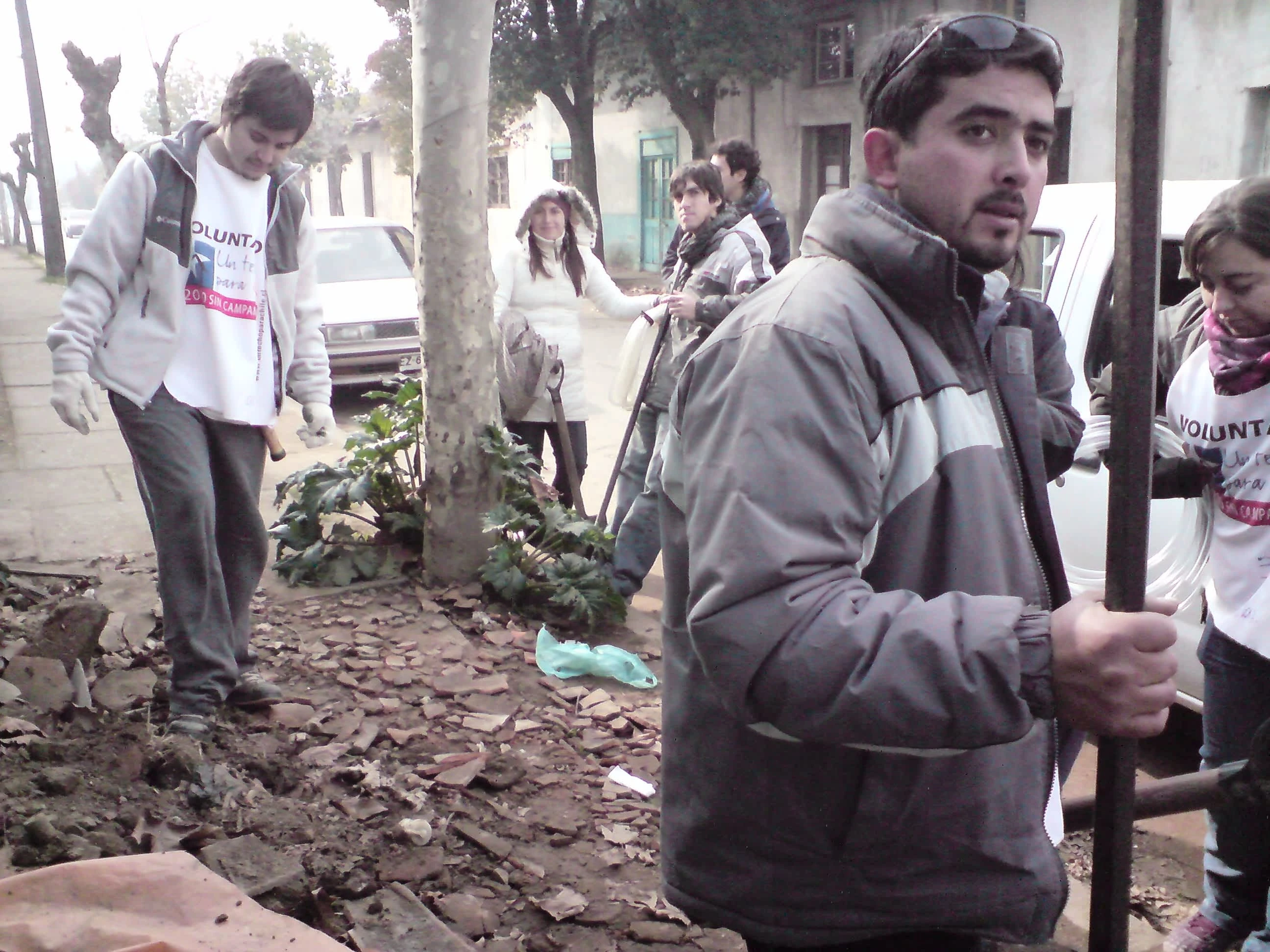 Volunteer team arriving at their worksite in Linares, May 2010. Photo by Ben Angel.