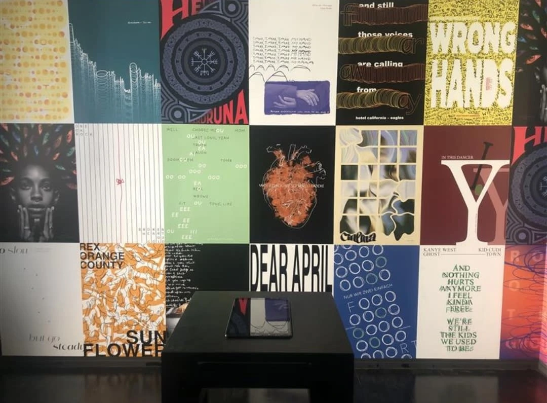 The poster was displayed in the famous Vienna Design Week among works of other designers. The tablet in the center was used to point at the posters in order to see the animations of the works. It was also possible to download an app to view it on personal smart phones. 