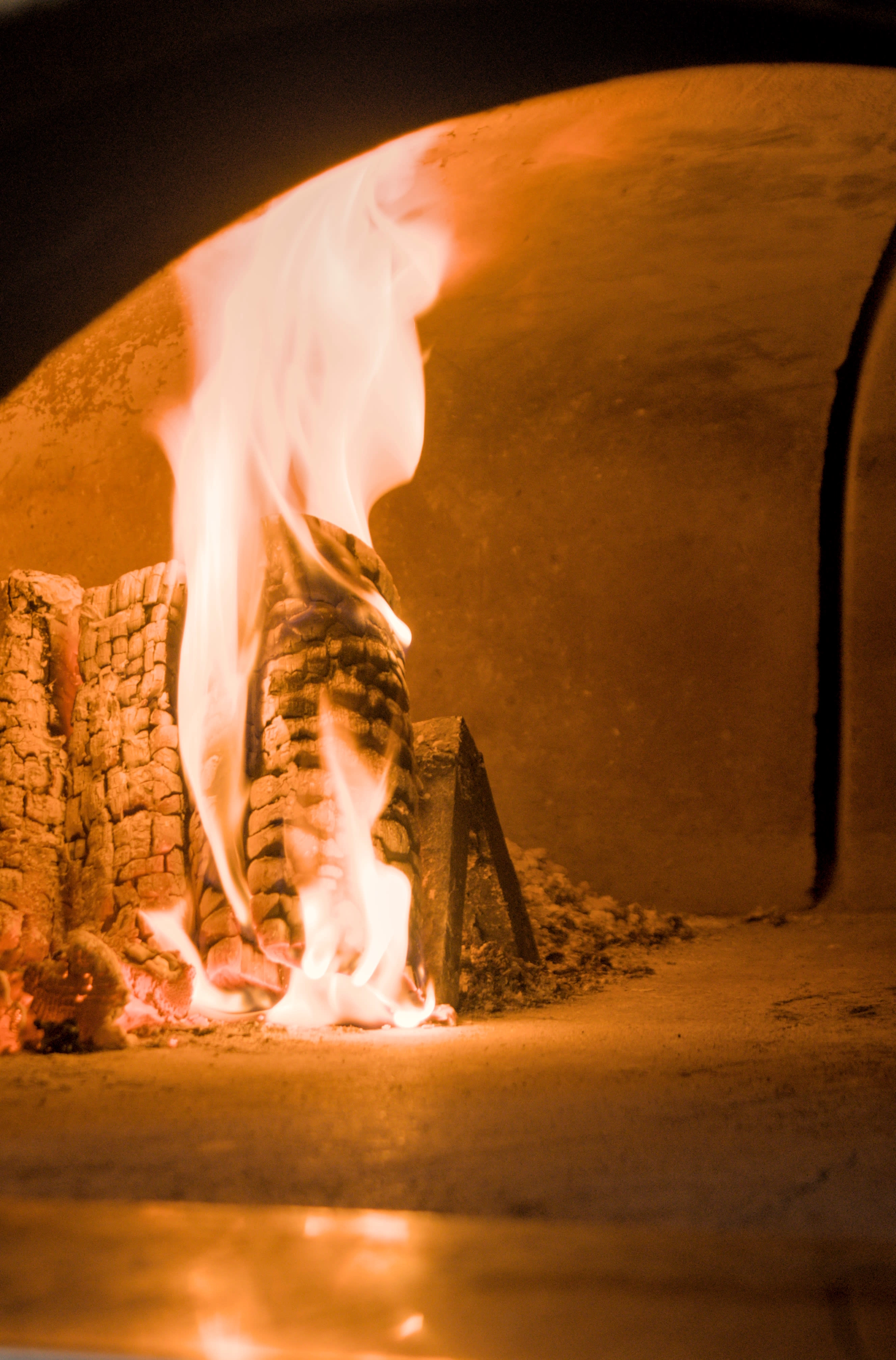 the unmistakable flavour of a wood-fired oven