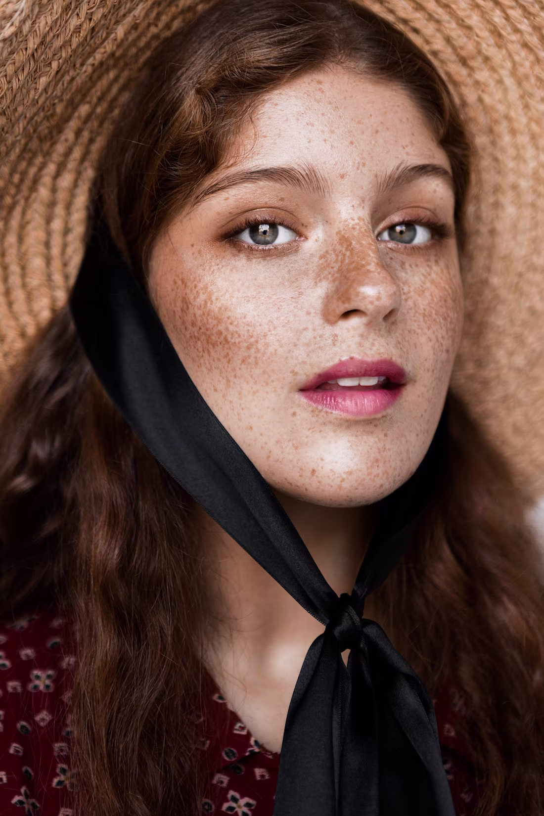 Cover image for Retoucher Jenia Mebonia 