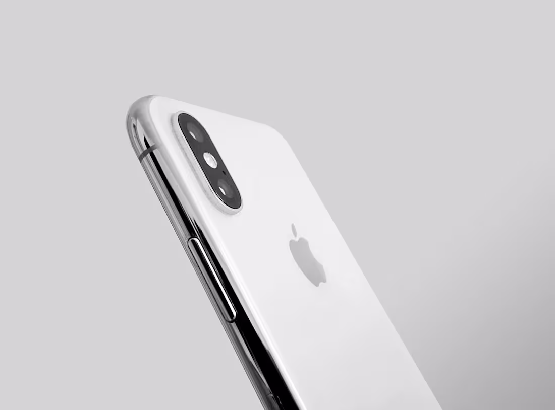 Cover image for The Apple Newbie iPhone XS Max Review