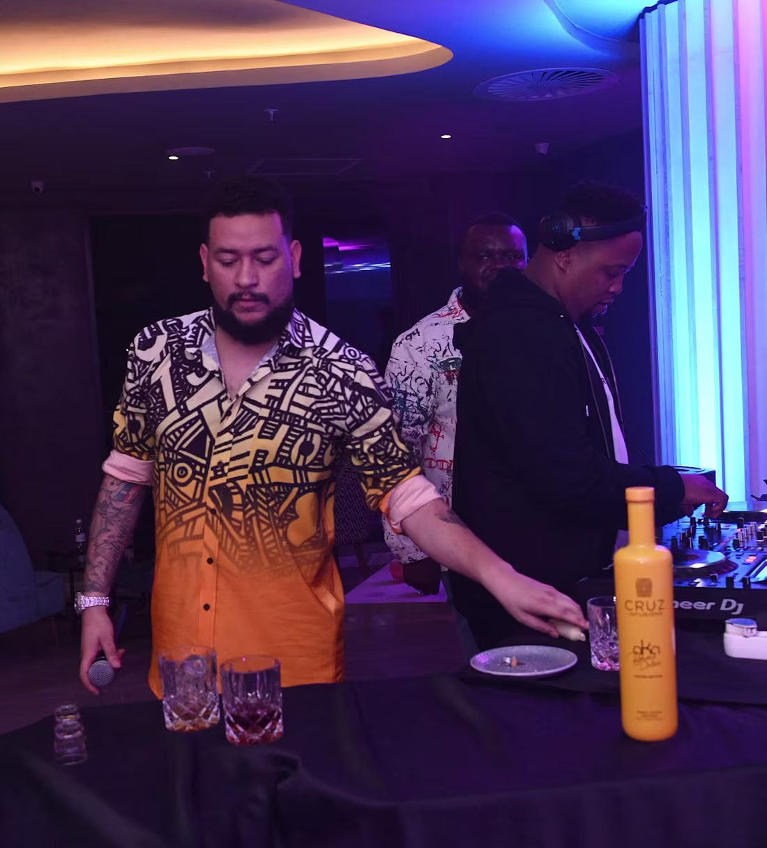 Cover image for AKA came out of the ‘cold’ box to serve lemonade