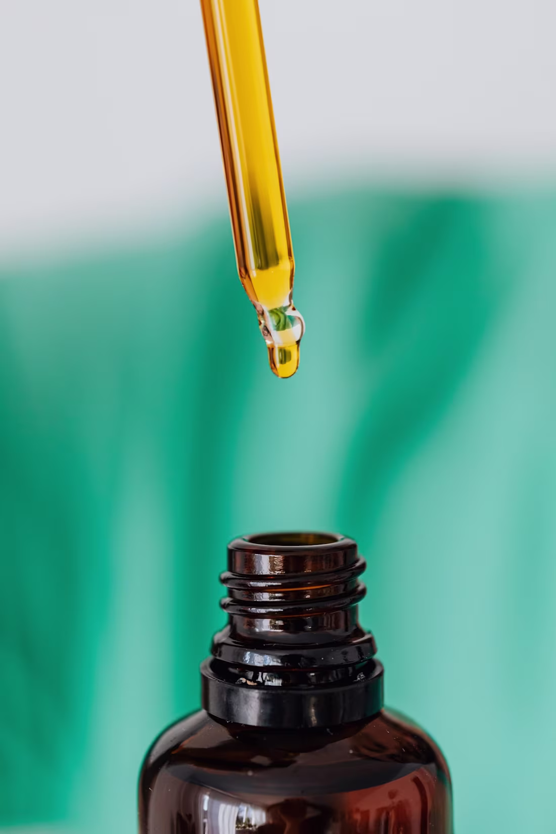Cover image for Does Castor Oil Make Your Hair Grow?
