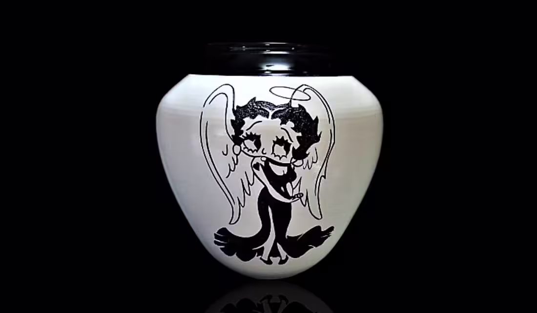 Cover image for Betty Boop Cremation Urn