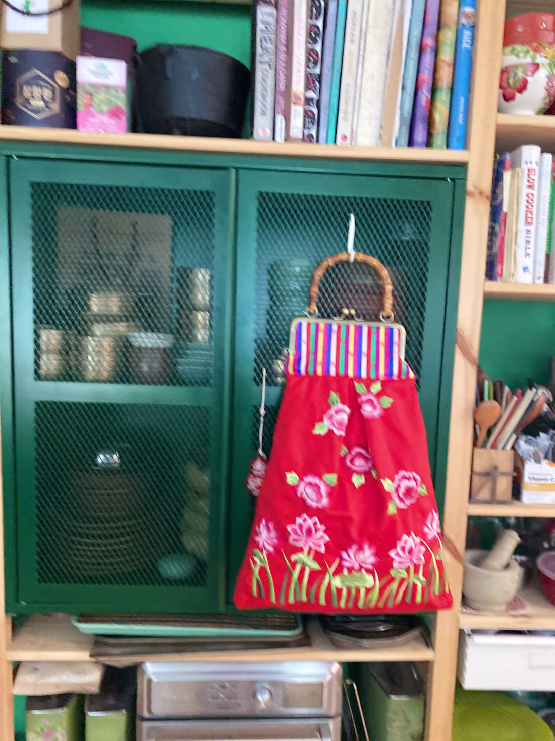 Cover image for In LALATOWN, even aprons apply