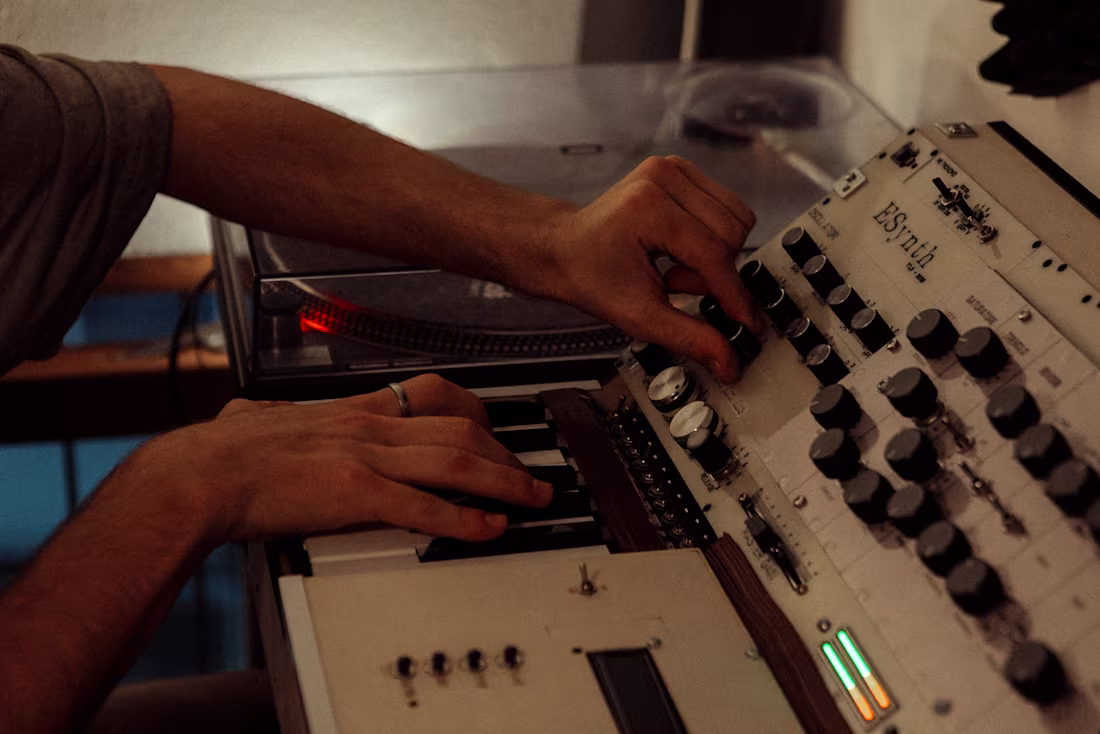Cover image for my custom made subtractive synth: