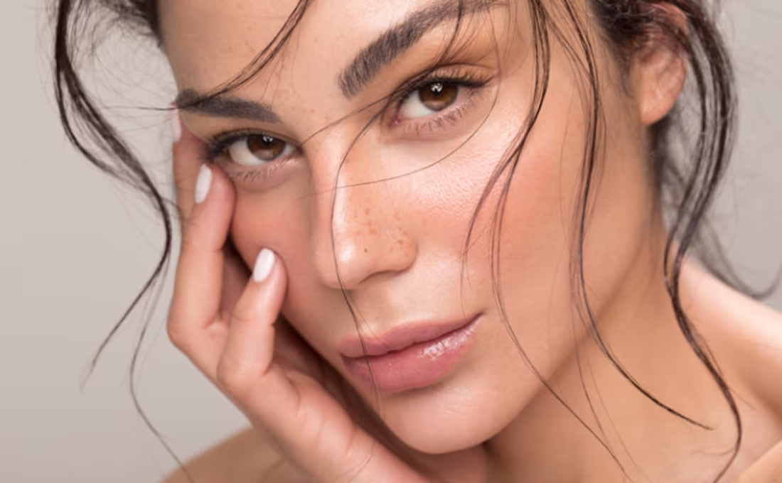 Cover image for The Insider's Secret to Glowing Skin: Vitamin C Serum Unmasked