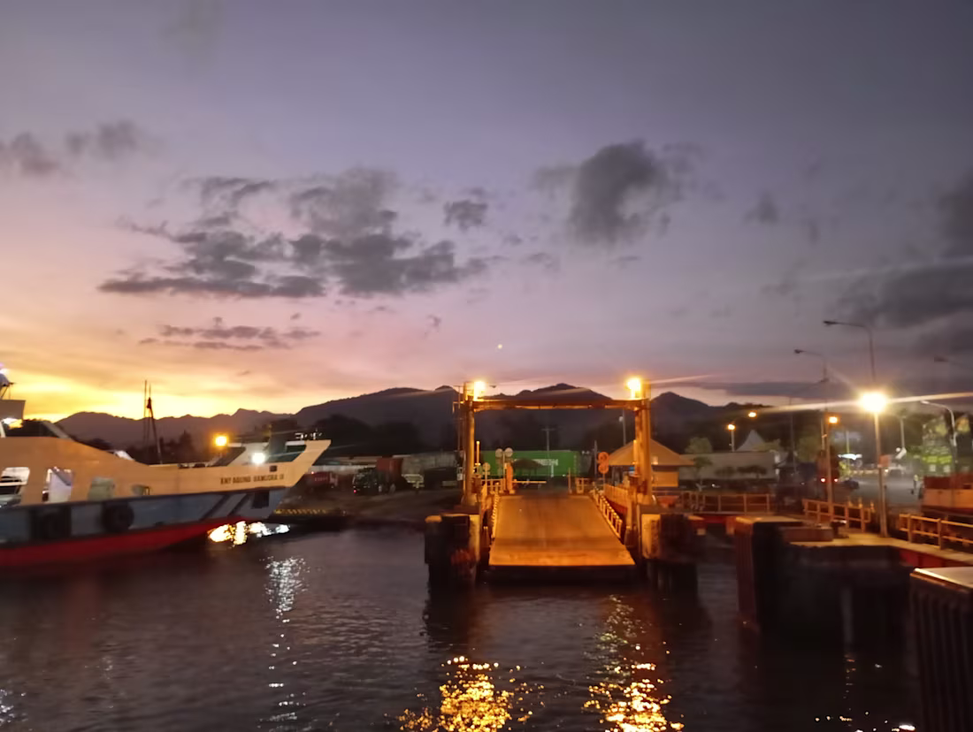 Cover image for Nearly evening