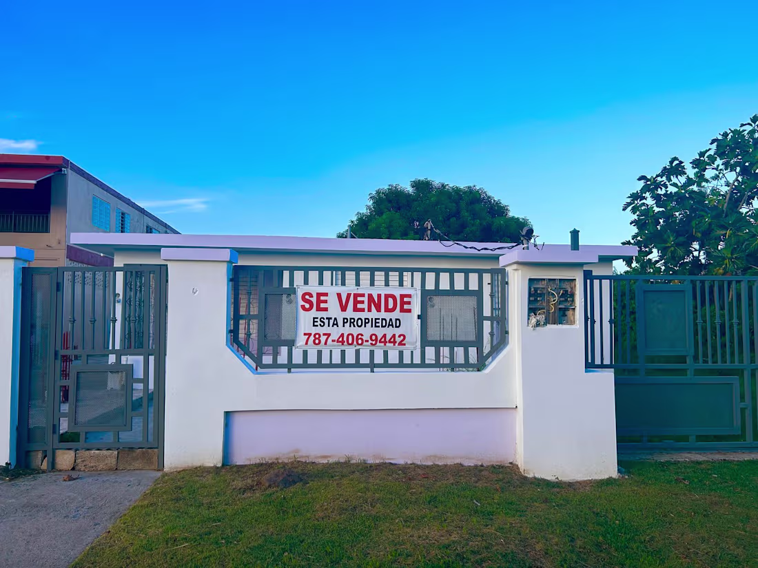 Cover image for Displacement in Puerto Rico