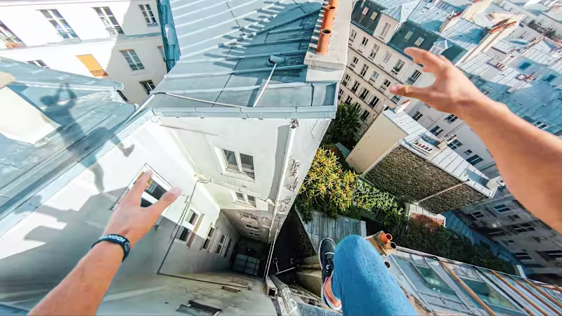 Cover image for Paris Rooftop Parkour POV 🇫🇷 - YouTube
