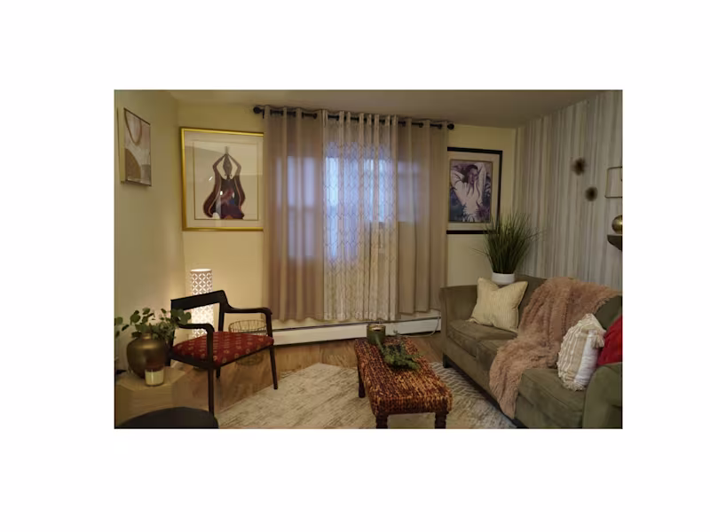 Cover image for From an empty room to