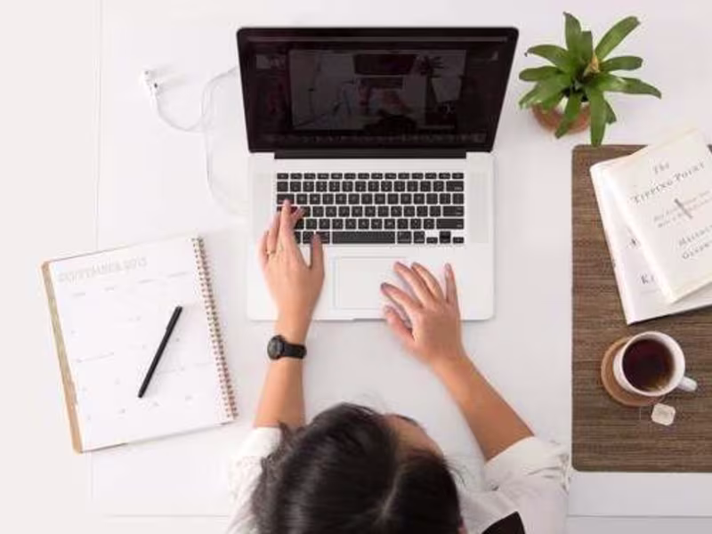 Cover image for Bilingual Virtual Executive Assistant