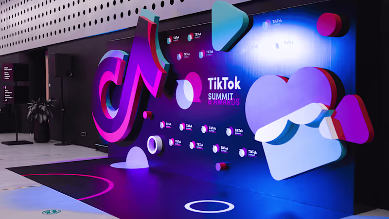 Cover image for TikTok Summit & Award, Event Brand Identity