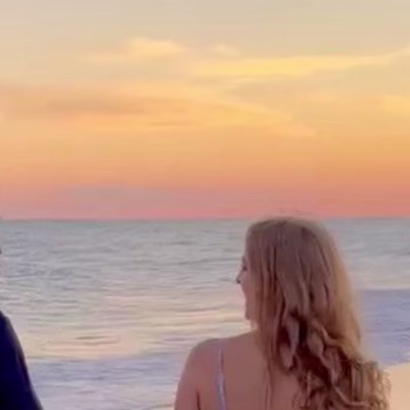 Cover image for 𝑺𝑶𝑭𝑰𝑨 on Instagram: ”🌎🍃🌞🌊”