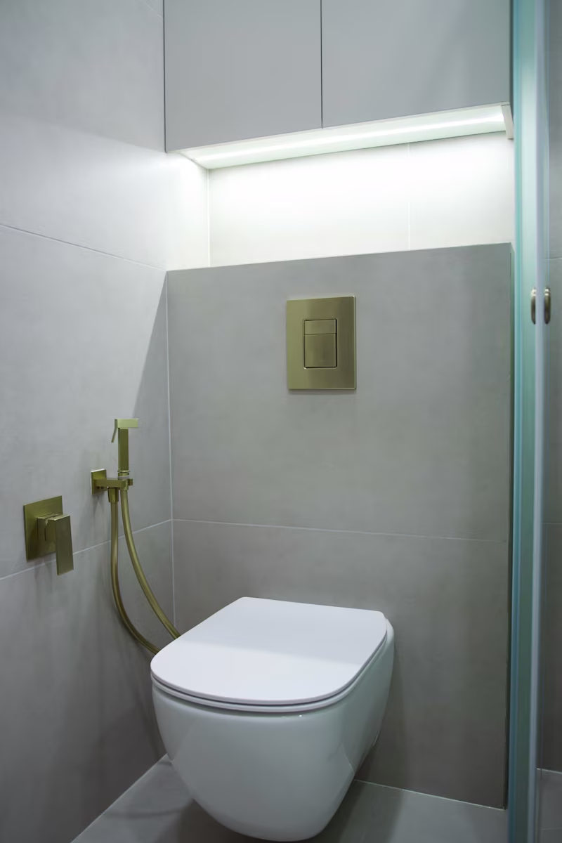 Cover image for 4 m² Modern Bathroom
A modern