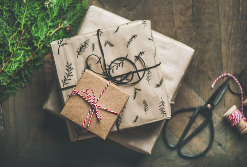 Cover image for Top Ten Gifts for Fantasy Readers
