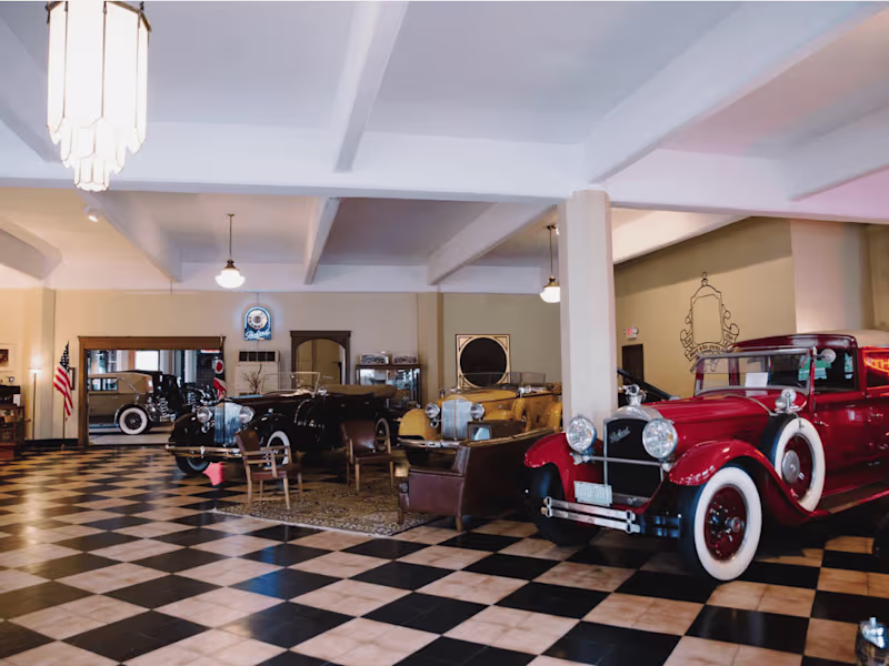 Cover image for Social Media Manager for America's Packard Museum
