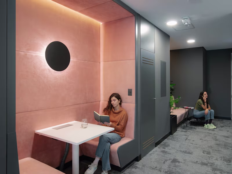 Cover image for Venture Capital Office Design
