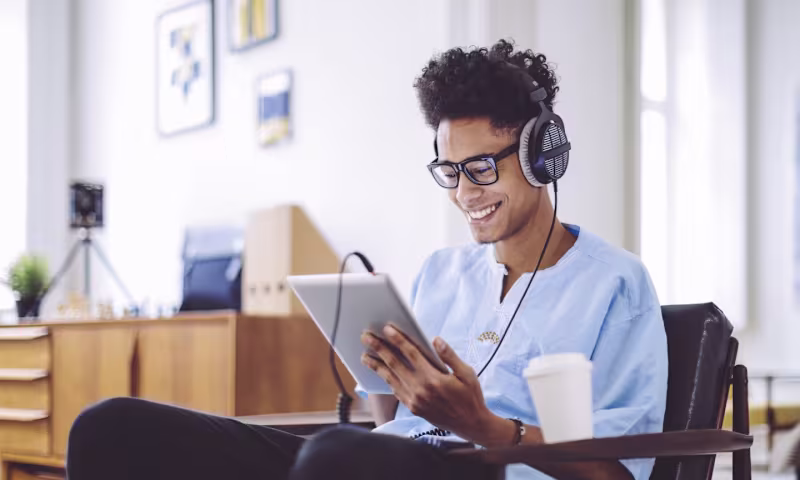 Cover image for 25 Ways to Make Money Online, Offline and at Home