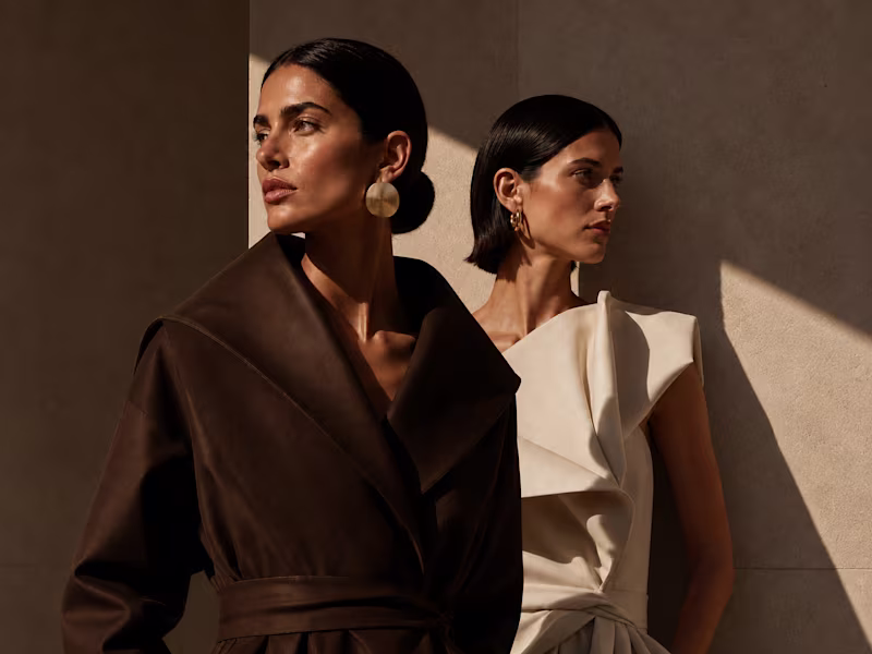 Cover image for Dualities of Light
A high-end fashion