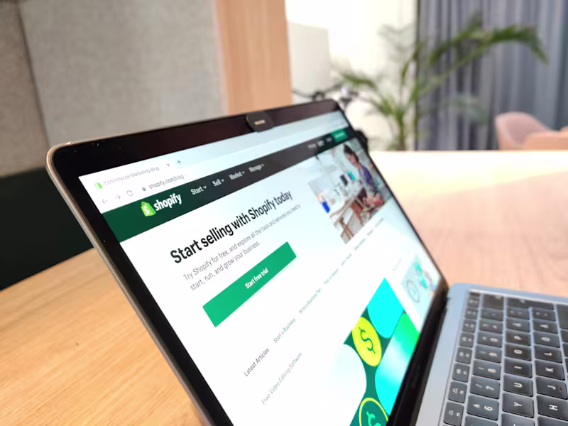 Cover image for Shopify & E-commerce UX