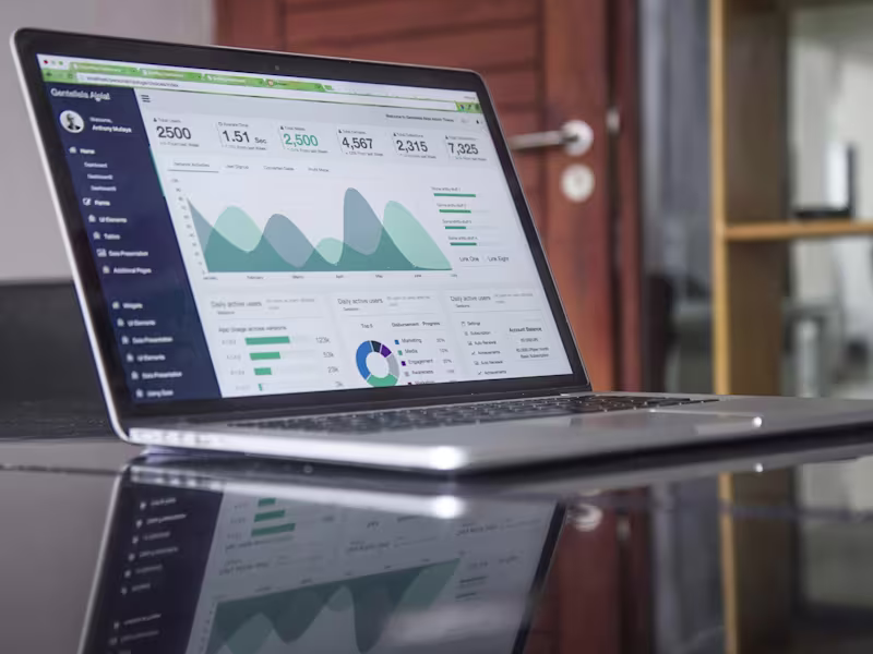Cover image for Efficient Data Management Services to Organize Your Information