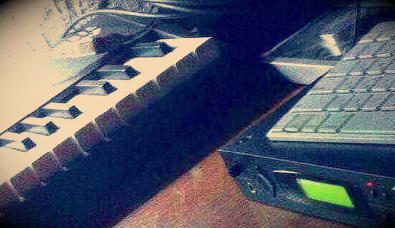 Cover image for Music Production Lessons / Clases de creación y edición musical