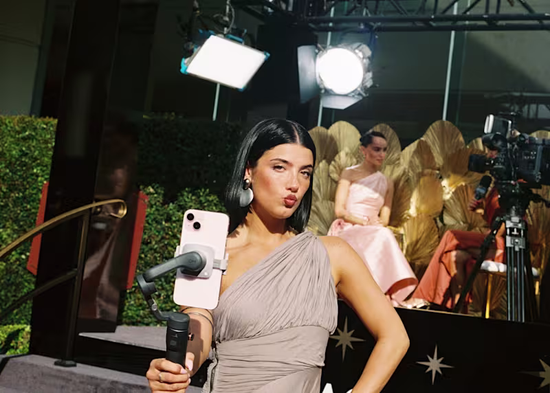 Cover image for "THE GOLDEN GLOBES" 

Behind the