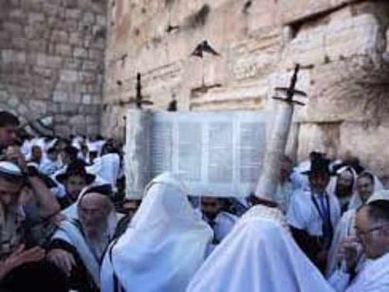 Cover image for Jewish History: A Journey Through Time