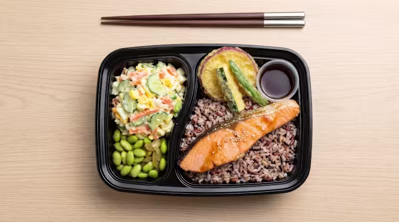 Cover image for Compartmentalized Food Container Design