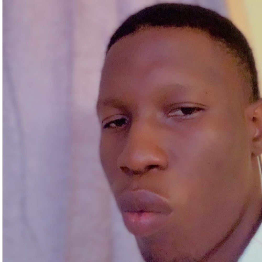 Tioluwani Creative Brand Designer