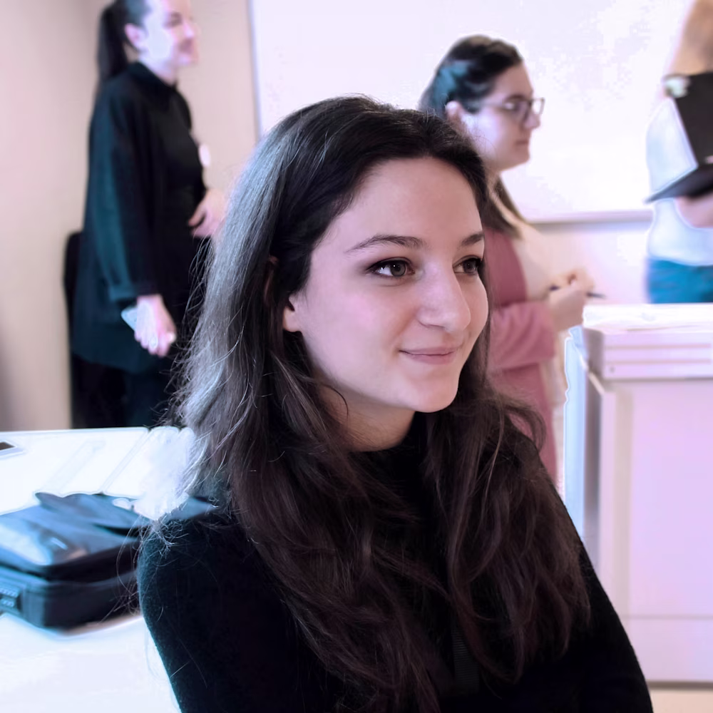 Kristi Mënaj