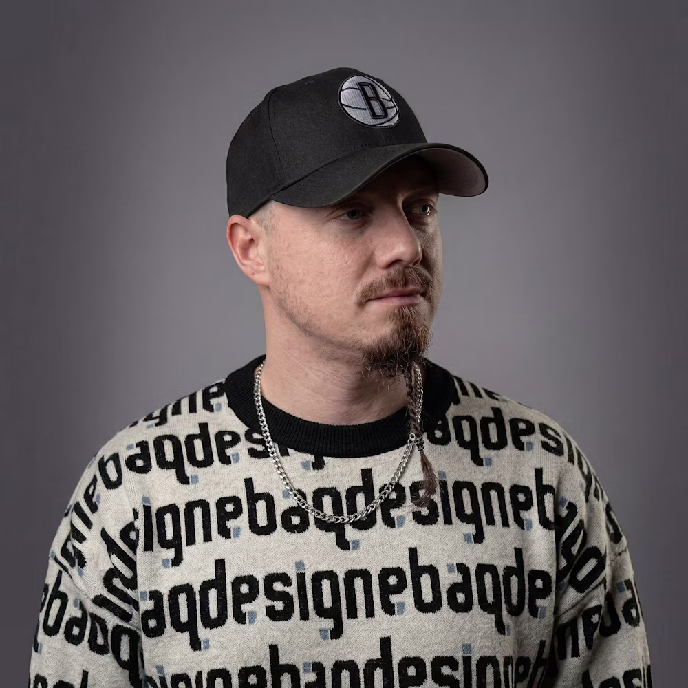Arek Dvornechuck