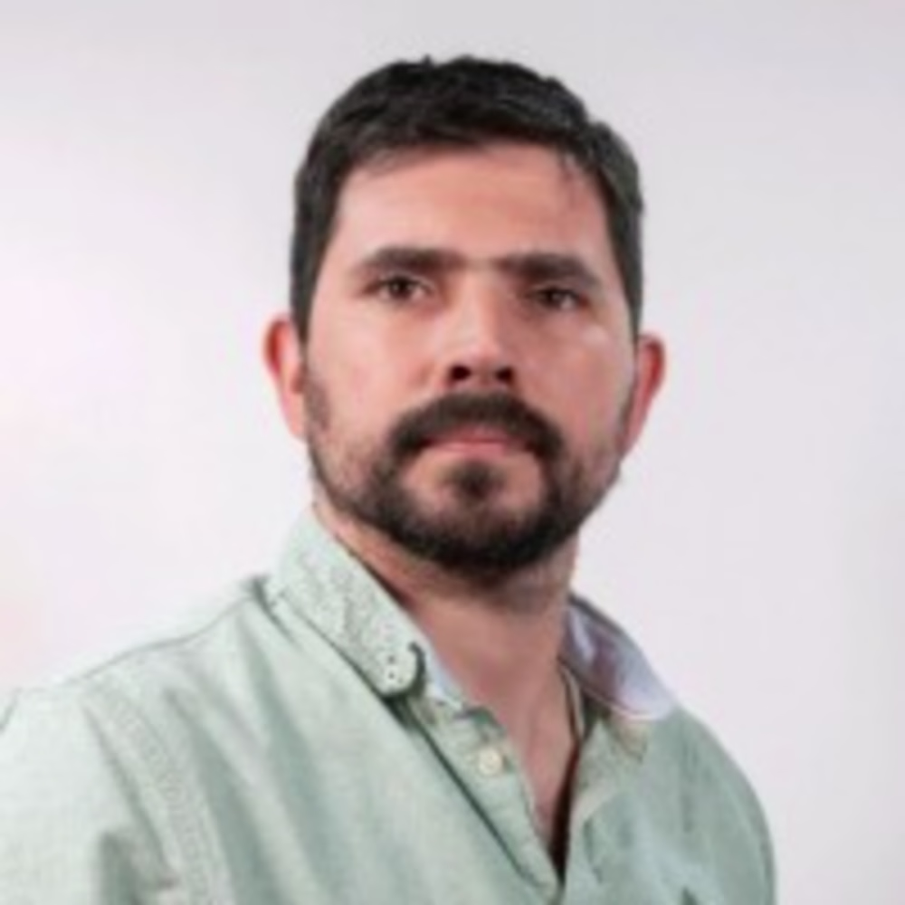 Carlos Damota