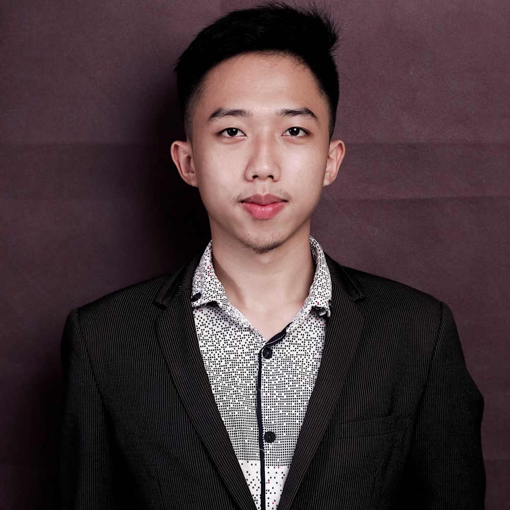 Adrian Ghofur