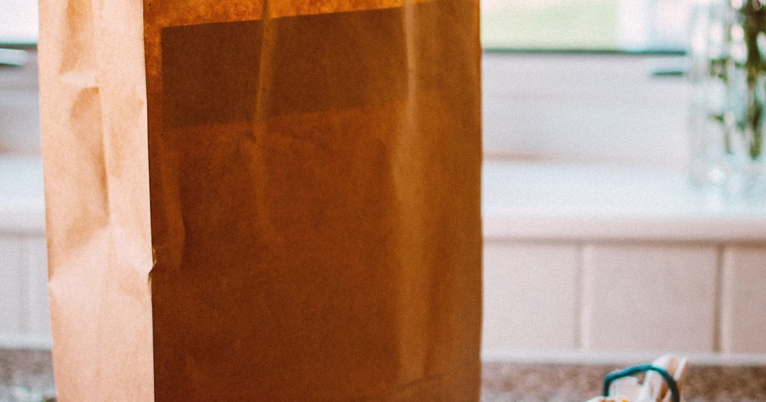 Cover image for Her Campus Magazine: HEALTHY BREAKFAST IDEAS ON A BUDGET