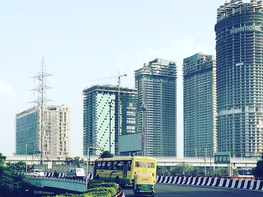 Cover image for Dehradun to Noida Taxi