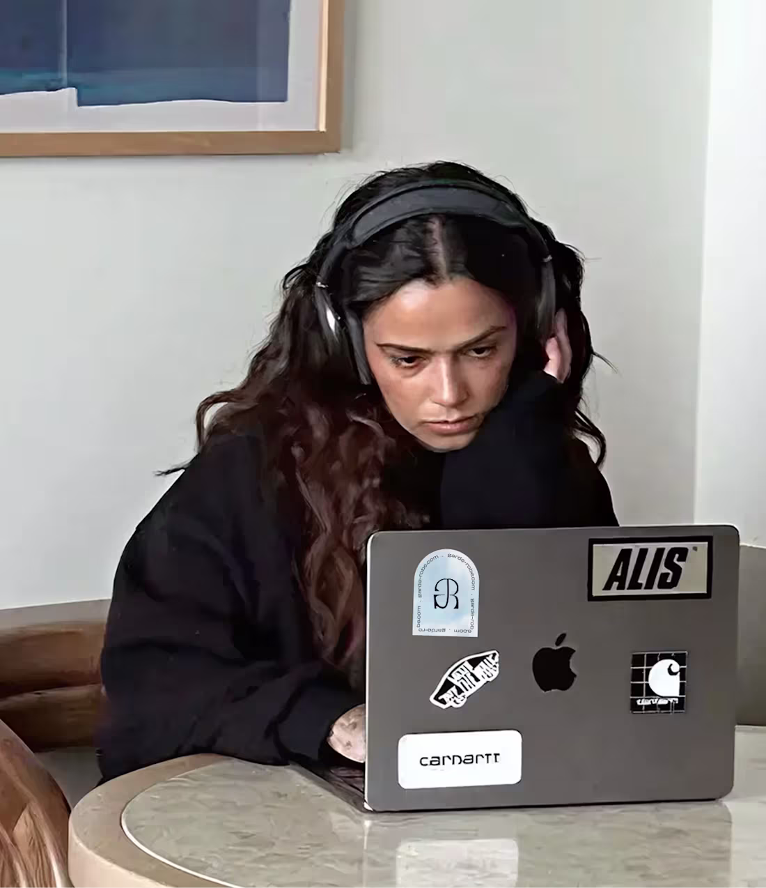 Cover image for Garde-Robe Branding and UX/UI Design